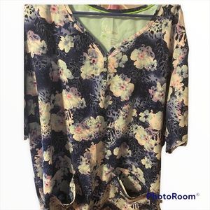 5x Healing hands scrub top